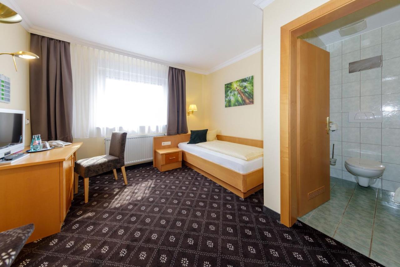 Hotel Zum Adler Nidderau Luaran gambar